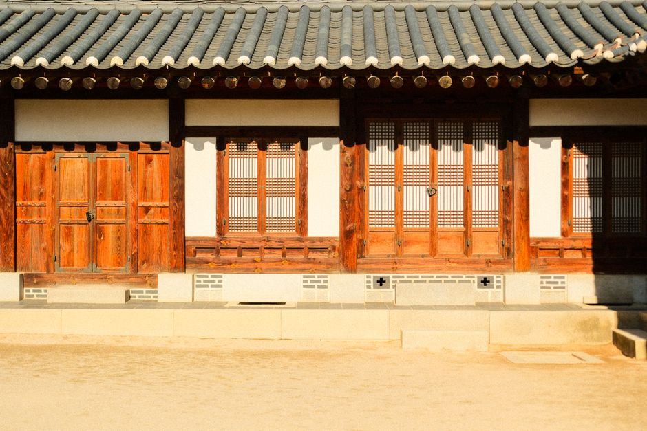 Late Spring in Seoul: A Palace, Hike, and Lantern Plan